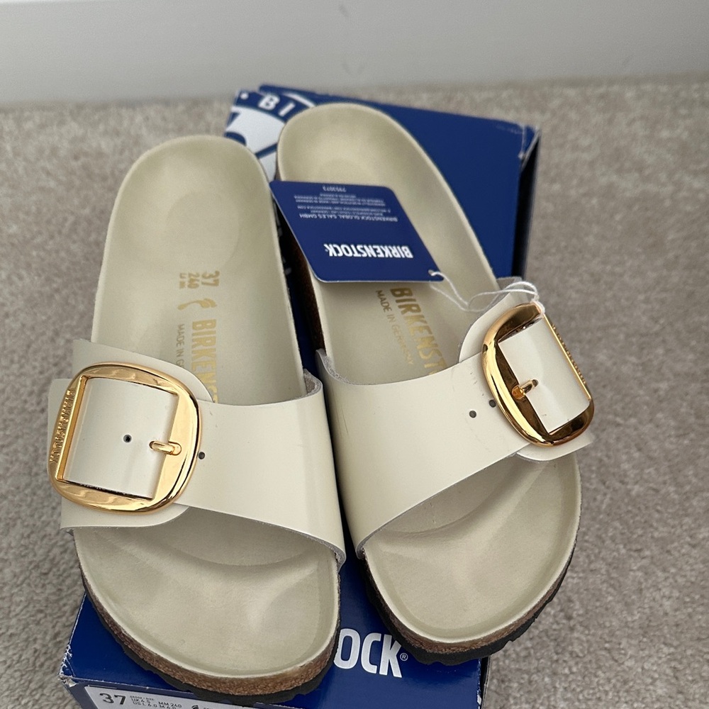 Birkenstock Madrid Big Buckle Women's Sandals in High Shine Ecru, Size 37.  NIB